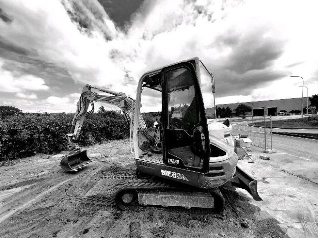 Excavadora Hidraulica Compacta Takeuchi Benelux TB230 Para Obras Publicas